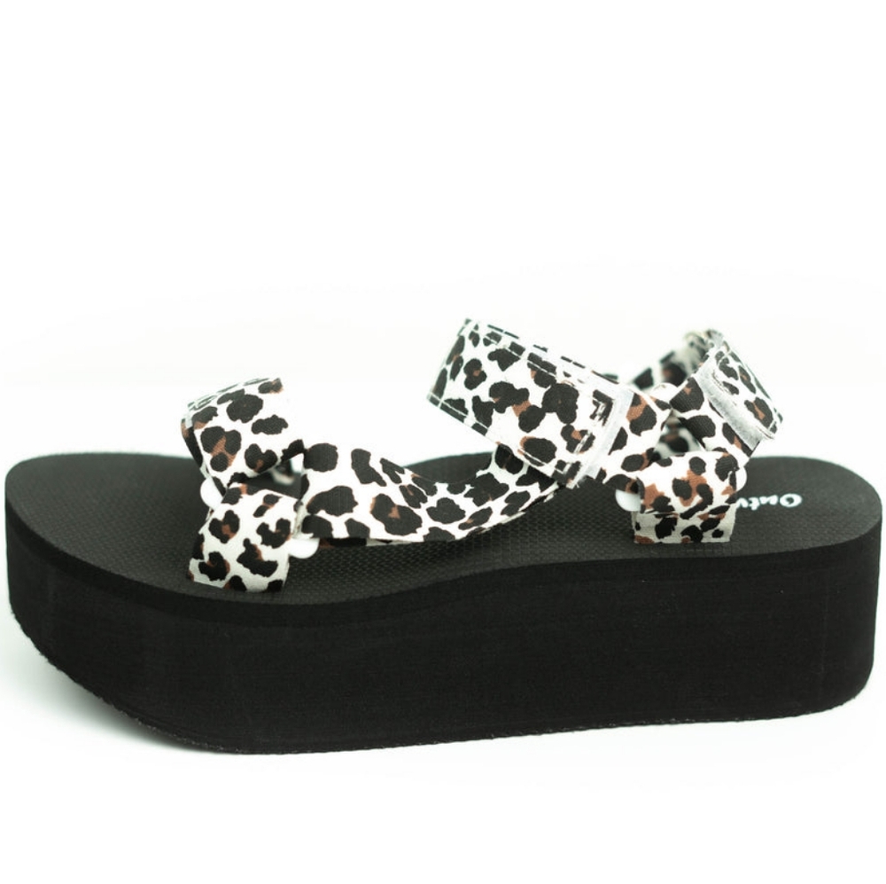 Outwoods Kathrine Wedge strappy sandals